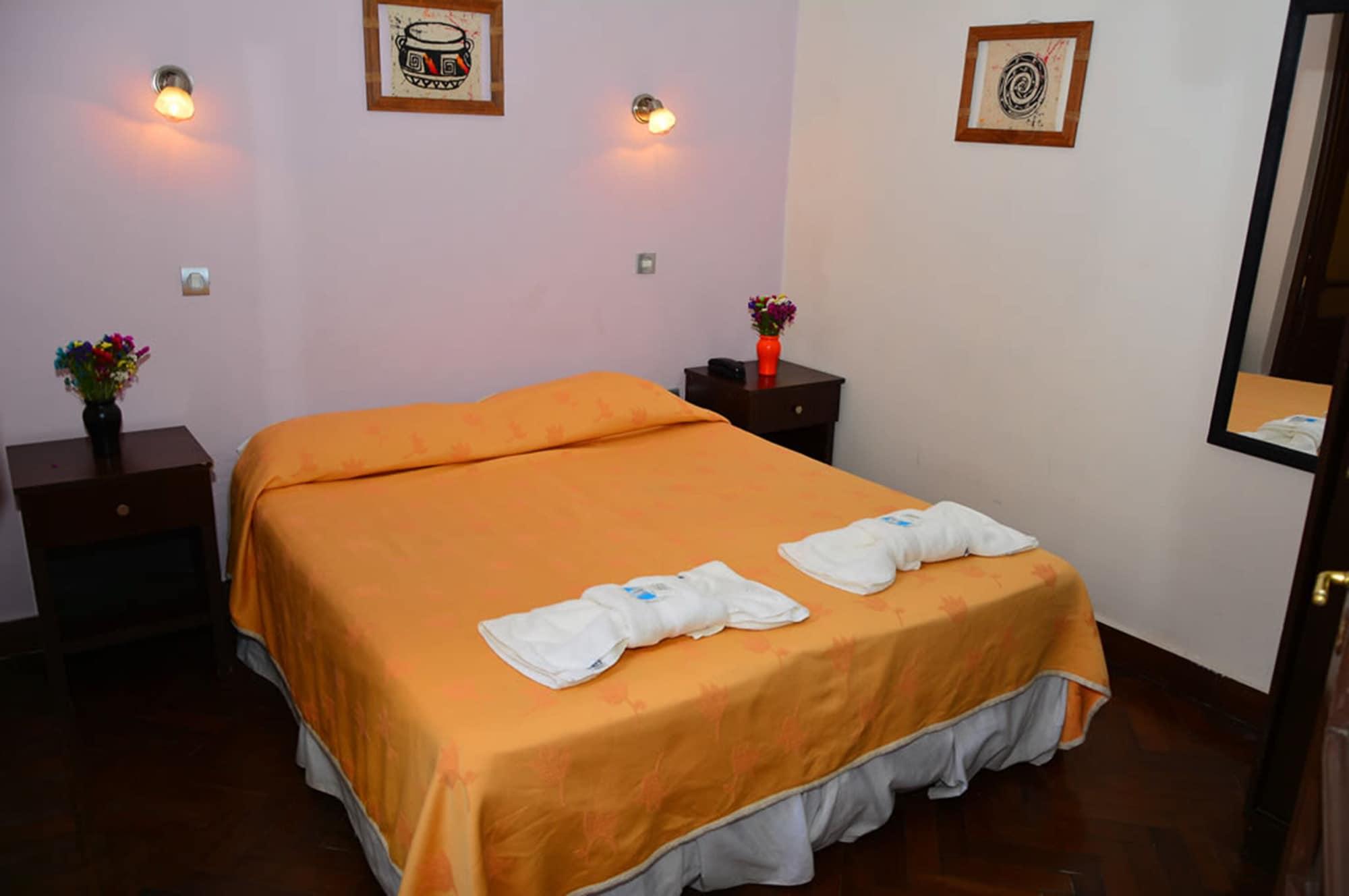 Hotel La Giralda Salta Kültér fotó
